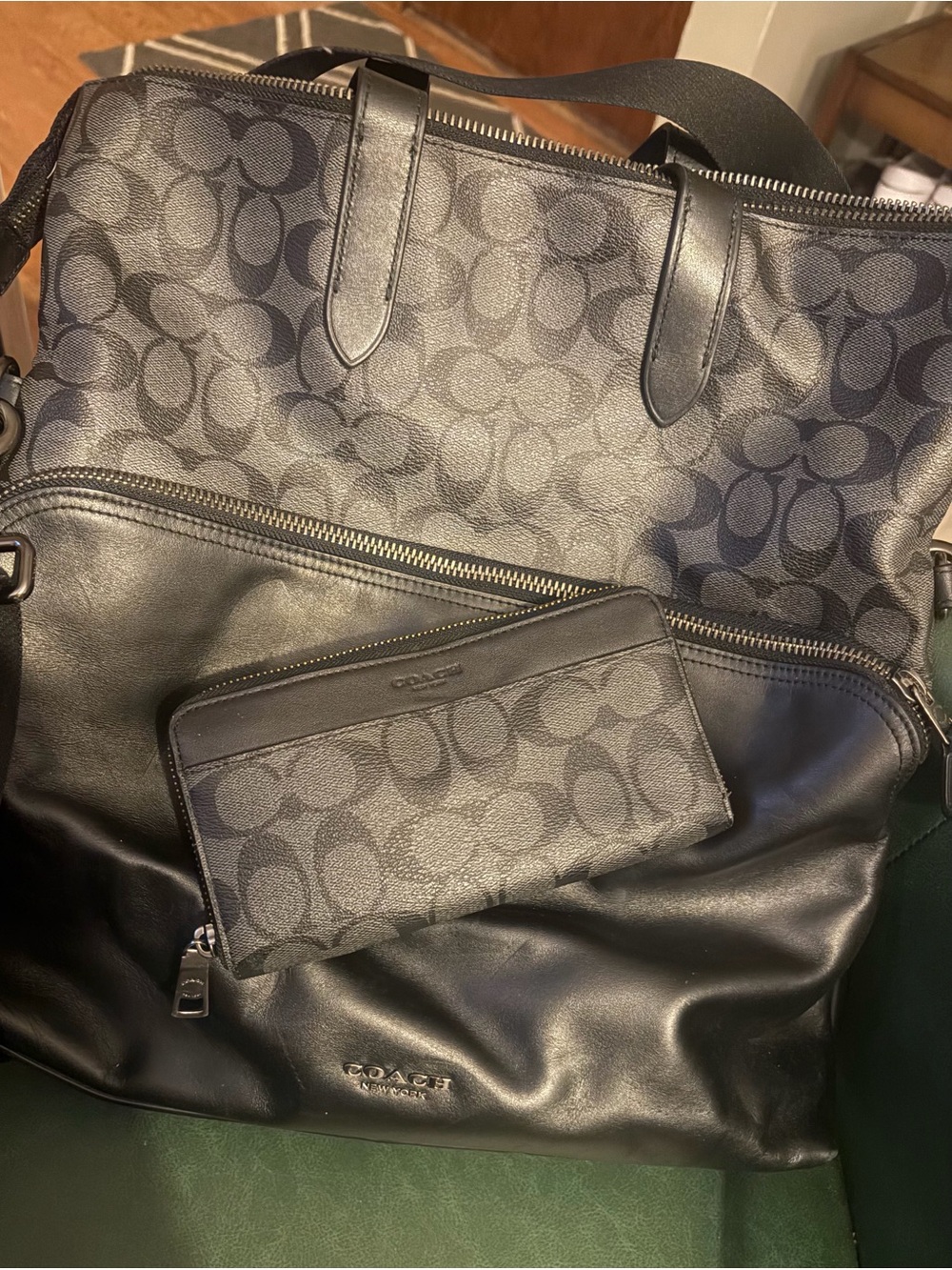 Coach UNISEX Signature Leather Tote Crossbody with Zip Wallet